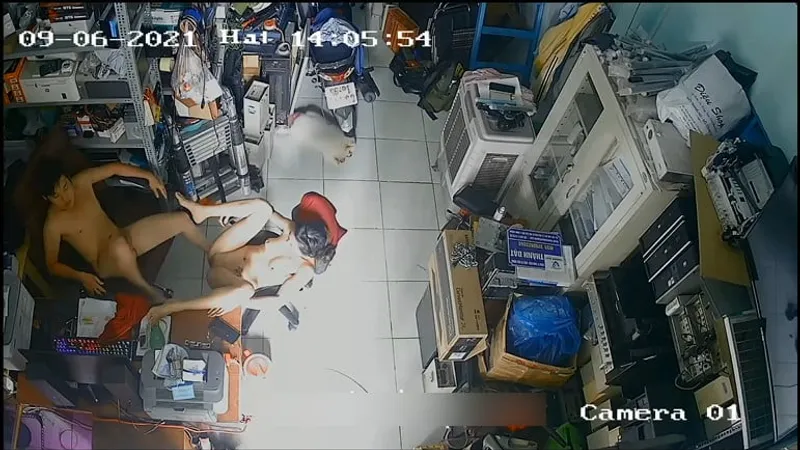 Người vợ gã chồng chịch nhau trong của dương vật máy tính