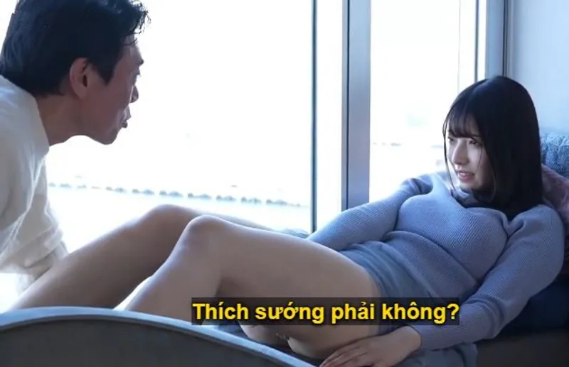 Cuộc hẹn bí mật giữa ông chú lớn tuổi và cô diễn viên trẻ mới nổi tại nhà nghỉ sang trọng.